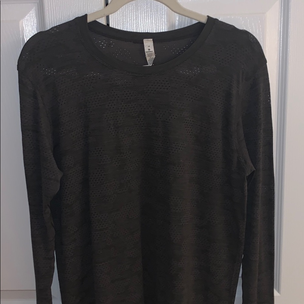 Long sleeve lululemon shirt